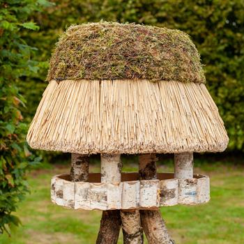 930400-1-voss.garden-birdhouse-pellworm-oval-thatched-roof-small-45-60cm.jpg