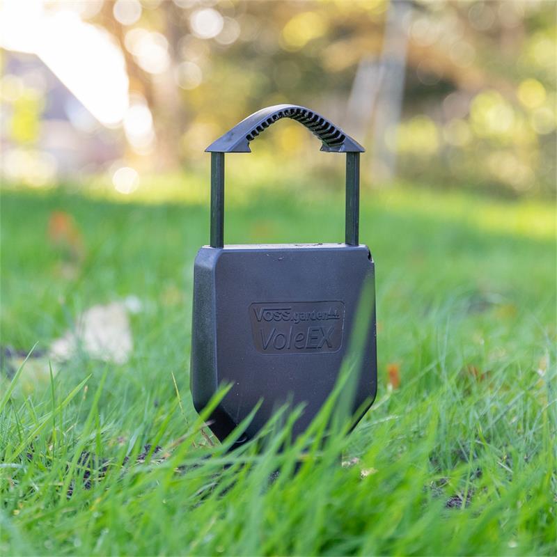 https://media.electric-fence.co.uk/en/article-images/shop800px/45227-15-3x-voss-garden-voleex-vole-trap.jpg